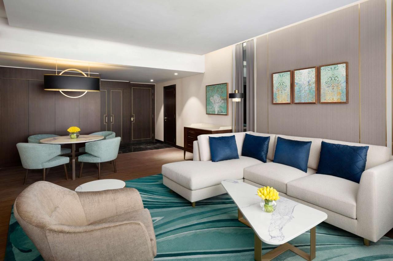 Grand Hyatt Al Khobar Hotel And Residences Kültér fotó A suite at the hotel