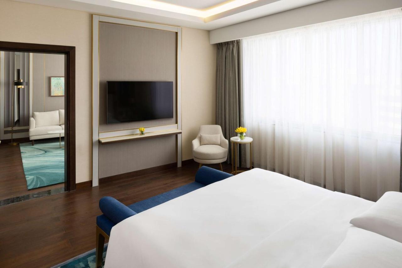 Grand Hyatt Al Khobar Hotel And Residences Kültér fotó A bedroom at the hotel