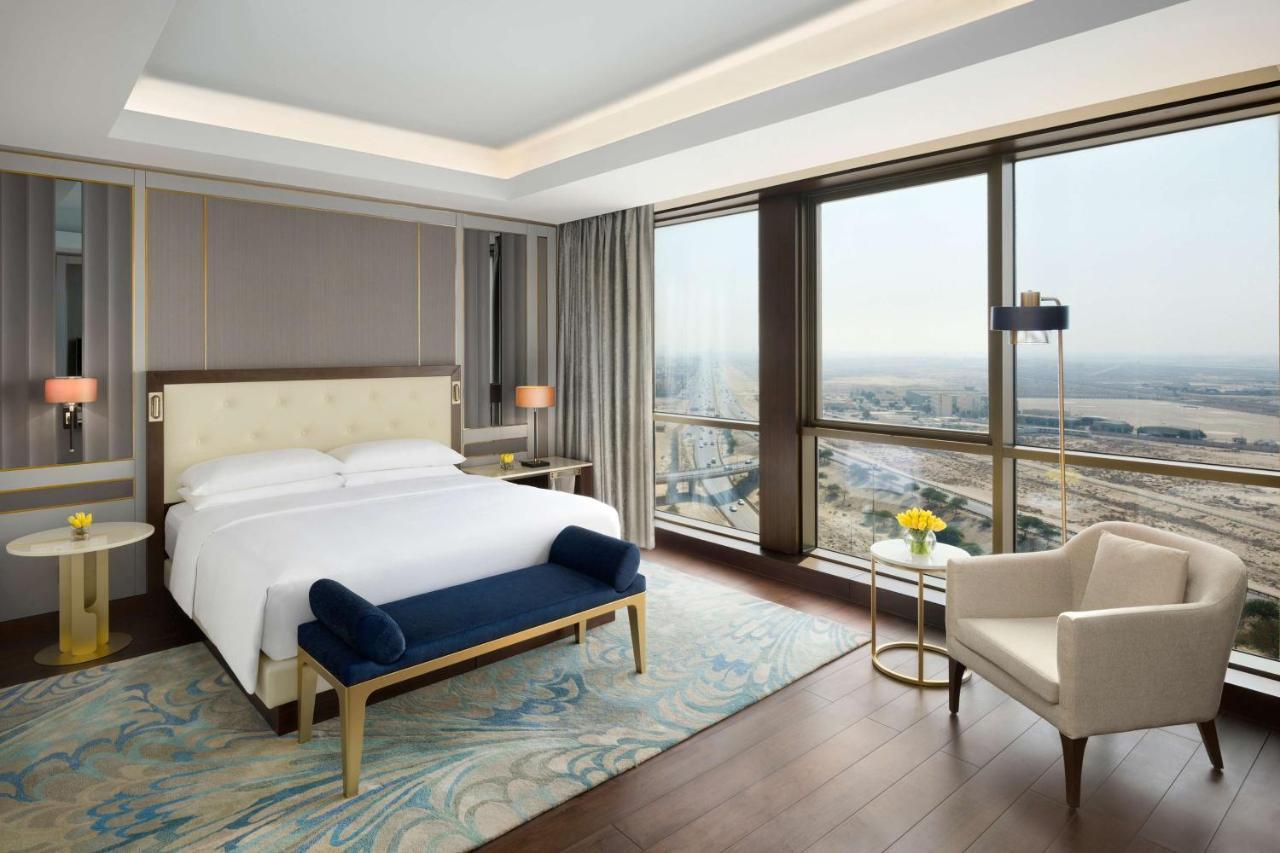 Grand Hyatt Al Khobar Hotel And Residences Kültér fotó A bedroom at the hotel