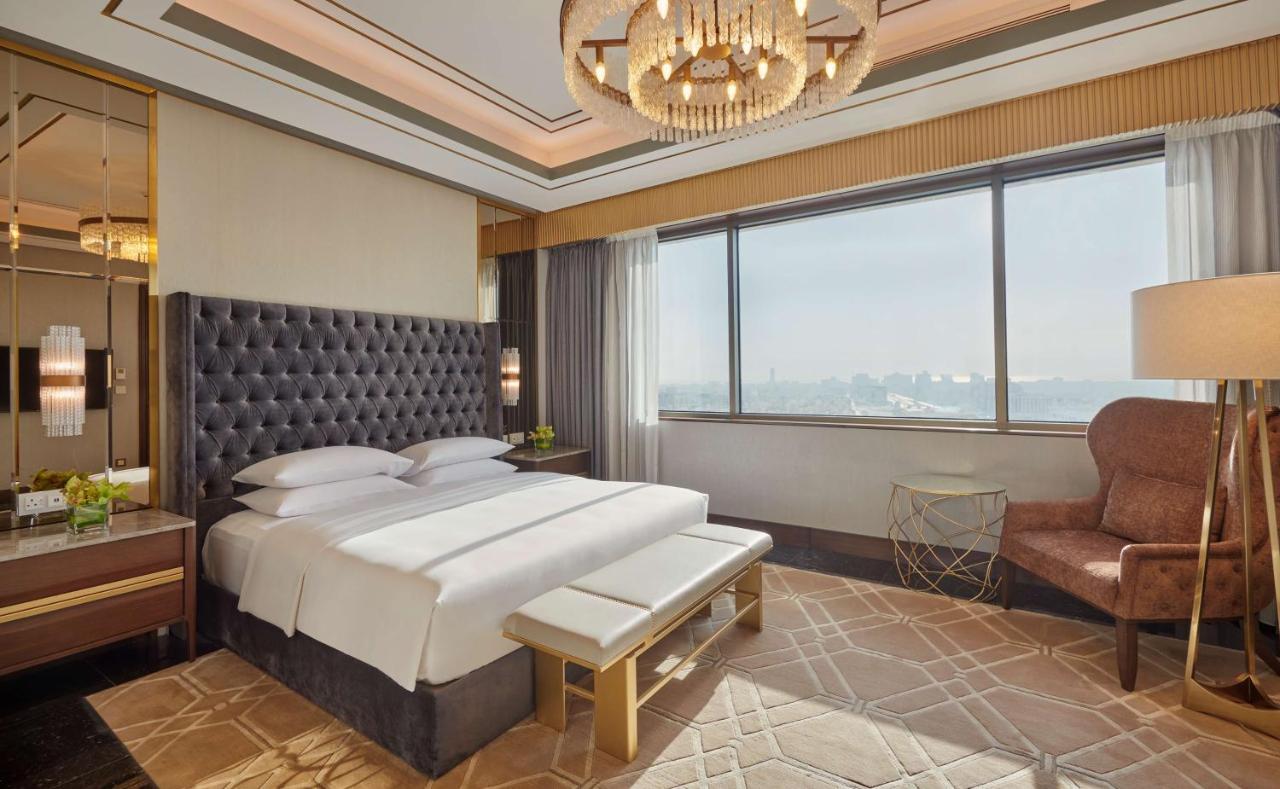Grand Hyatt Al Khobar Hotel And Residences Kültér fotó A bedroom at the hotel
